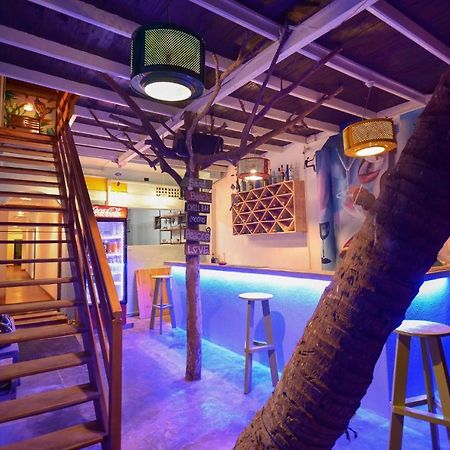 Palm Leaf Surf Cafe Hotel Galle Bagian luar foto