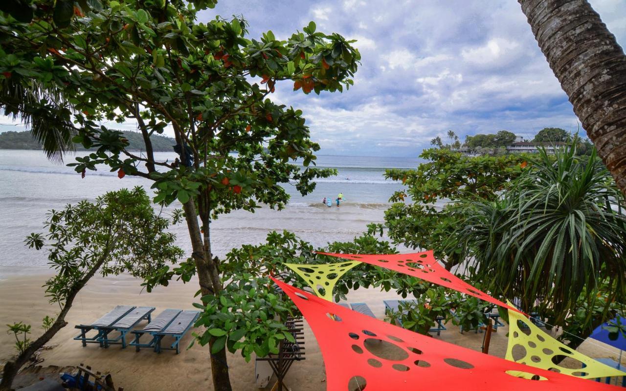Palm Leaf Surf Cafe Hotel Galle Bagian luar foto