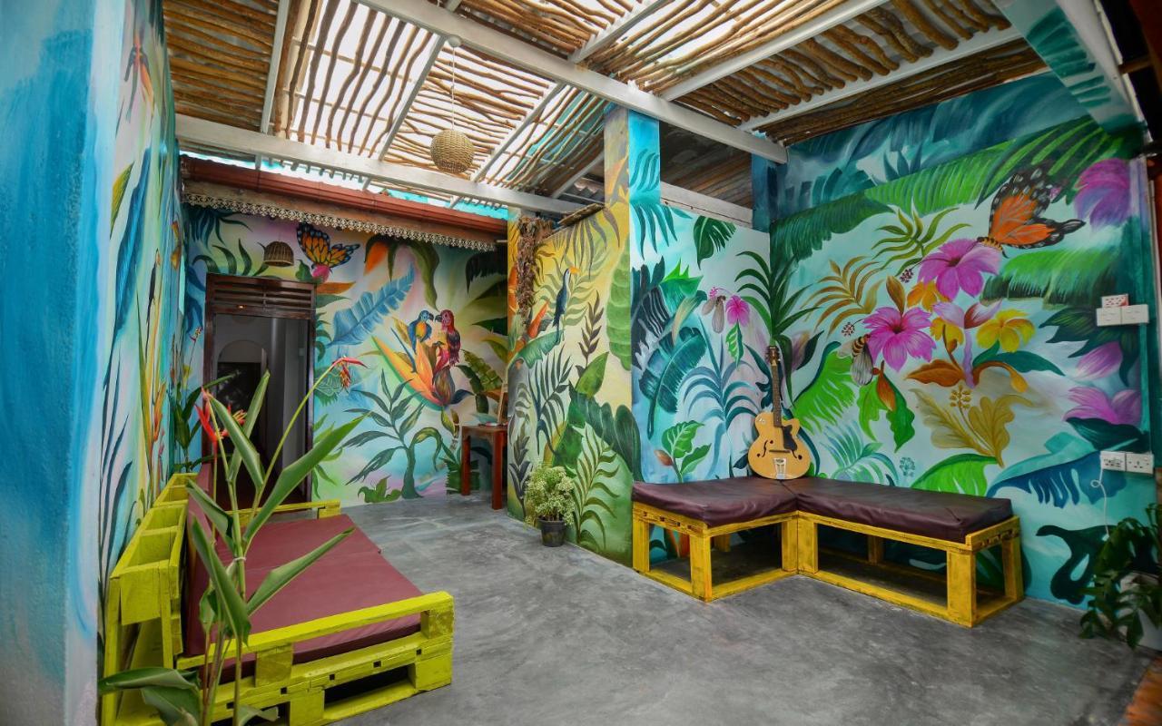 Palm Leaf Surf Cafe Hotel Galle Bagian luar foto