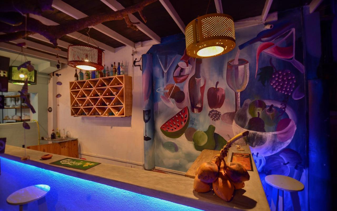 Palm Leaf Surf Cafe Hotel Galle Bagian luar foto