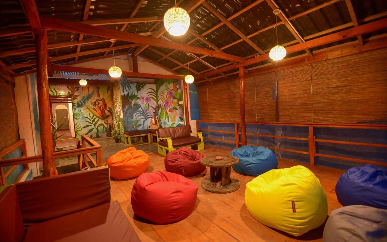 Palm Leaf Surf Cafe Hotel Galle Bagian luar foto